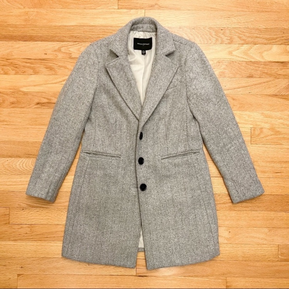 Banana republic grey herringbone coat in XXS petite